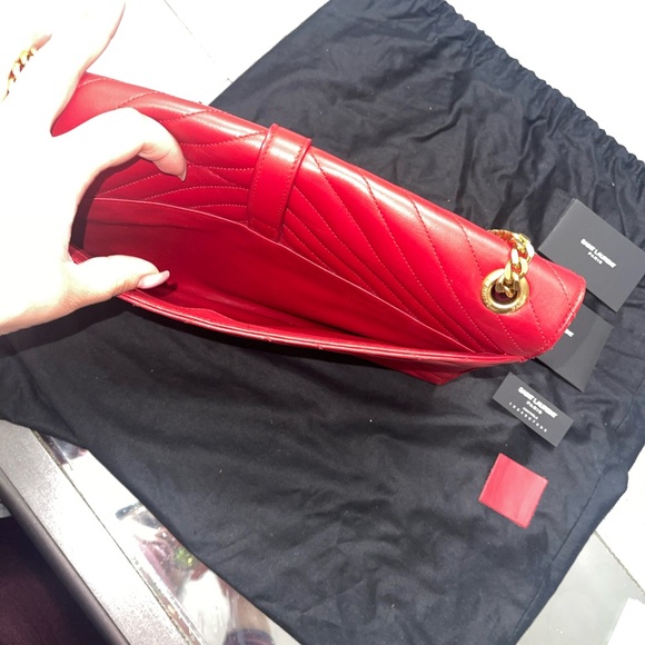 Saint Laurent

ENVELOPE LEATHER CROSSBODY BAG - Picture 8 of 16